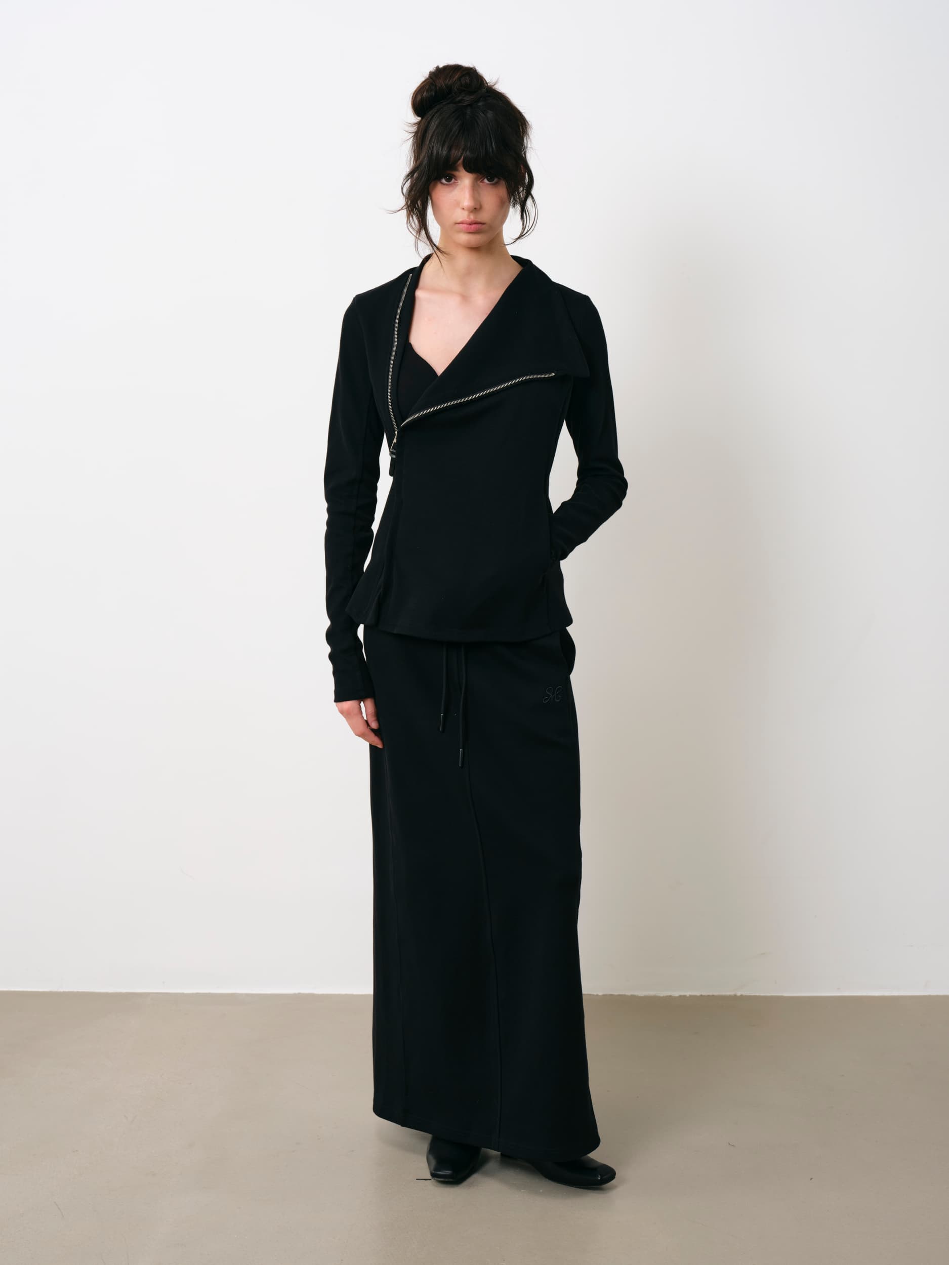 Feather-Soft Straight Maxi Skirt (Black)